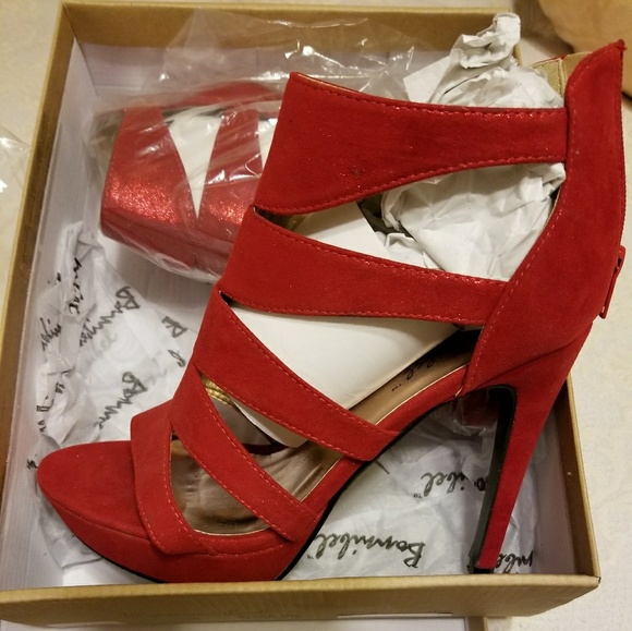 Heels - Picture 2 of 3